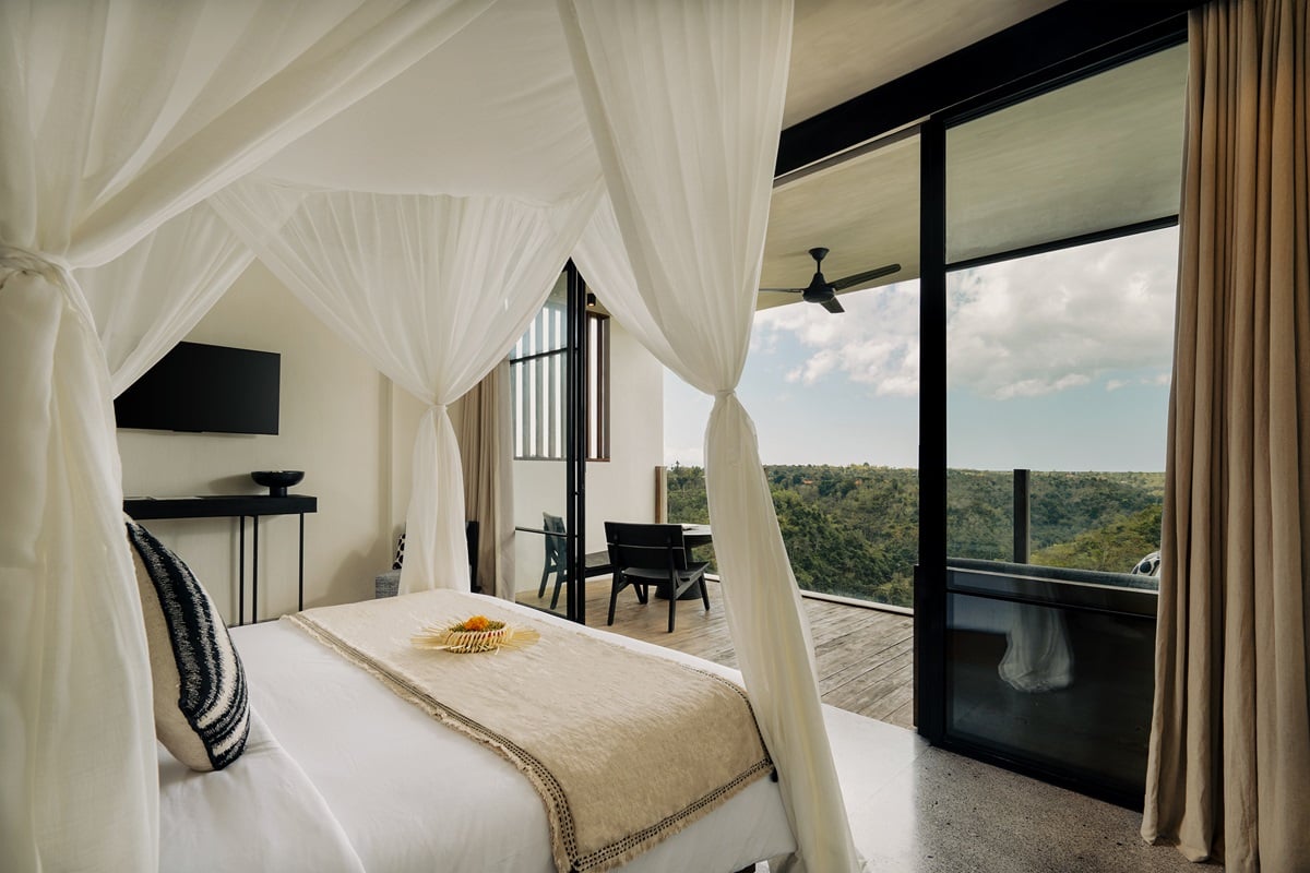 1. Deluxe Room Balcony with Valley View