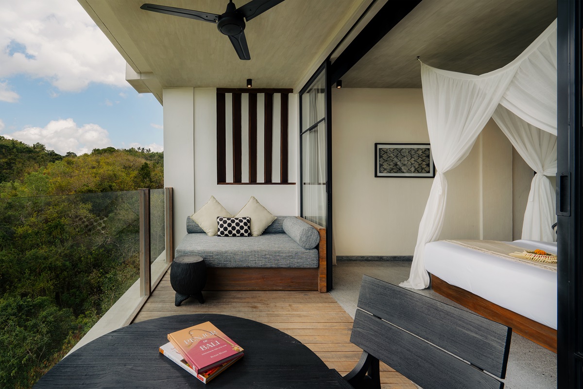 2. Deluxe Room Balcony with Valley View