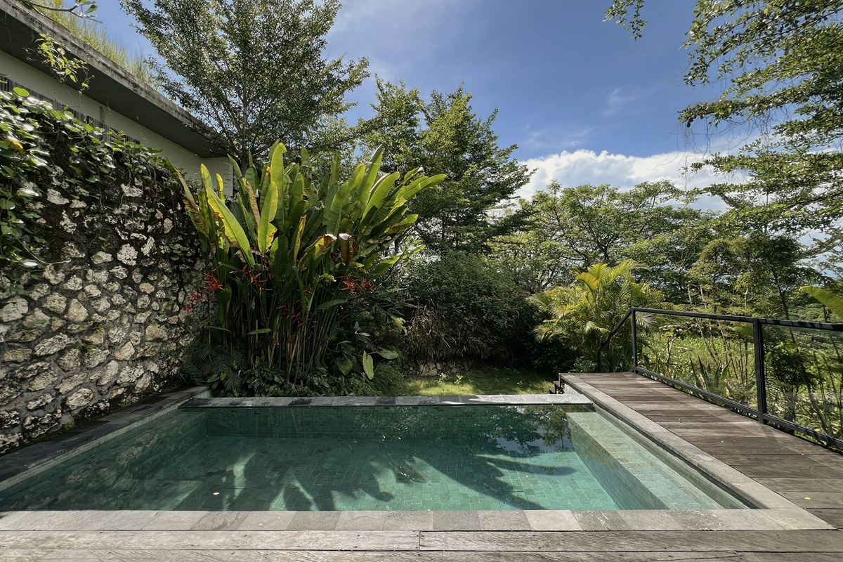 5. One Bedroom Pool Villa with Garden View